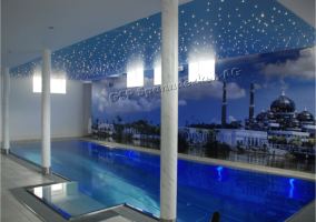 Privat Indoor Swimmingpool, Wandbild bedruckt ohne Hinterleuchtung, mit Sternenhimmel
